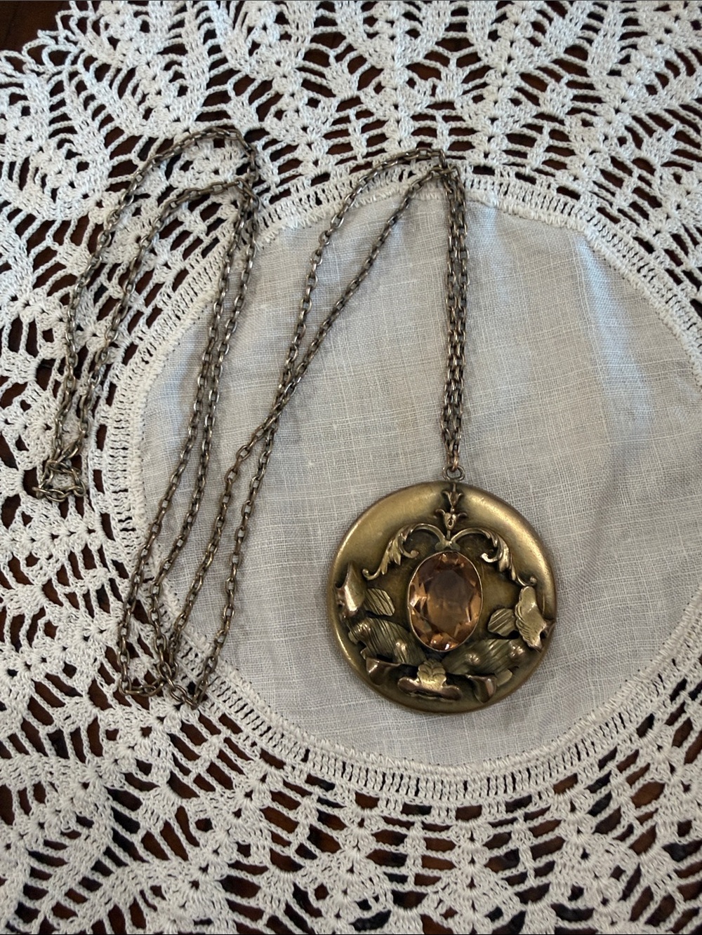 Vintage Brass tone Pendant Locket Necklace with Champagne/Amber Stone